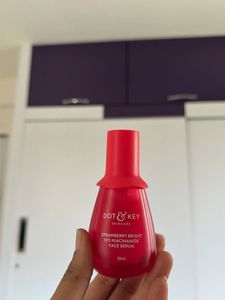 Dot & Key strawberry bright 10% niacinamide serum