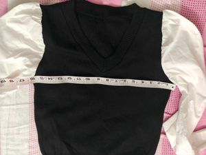 Chic Black &amp; White Puff Sleeve sweater cum top
