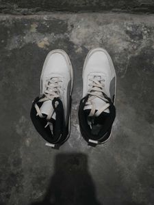 Puma Sneakers