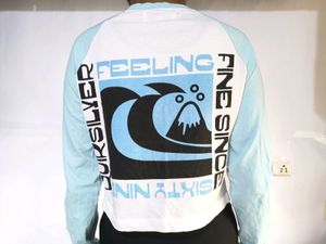 Surf's up 🌊"Classic Quiksilver baseball Top