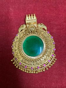 Green Stone Gold pendant