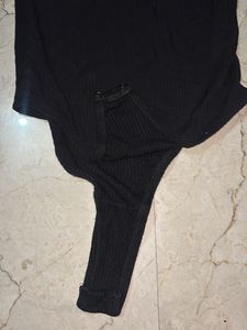 Chic Black Zipper Bodysuit