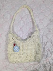 Chunky Knit Crochet Shoulder Bag with keychain