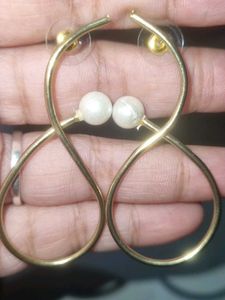 Elegant Pearl Swirl Earrings