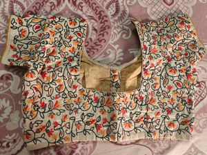 Elegant Off-White Blouse with Floral Embroidery