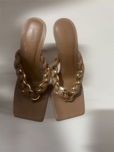 Chic Chain Detail Square Toe Mules