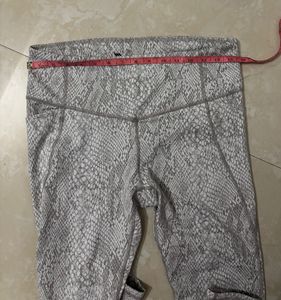 Stylish Snake Print Leggings