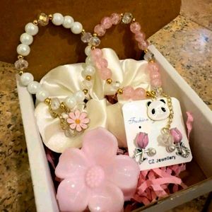Jewellery Set with Bracelets & Earrings