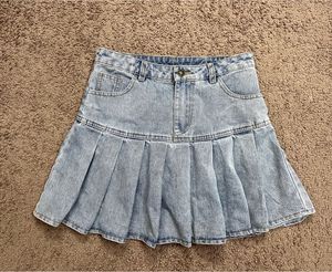 Light Wash Pleated Denim Mini Skirt