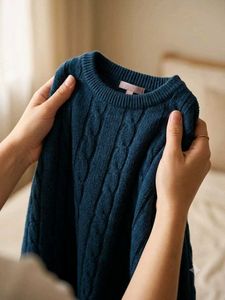 pinteresty vibe blue sweater for college outfits