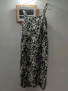 black n white spegetti dress