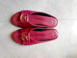 Maroon Vintage Slides.2 Time Wear