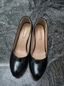Black Pointed Heels