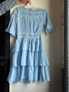 blue dress