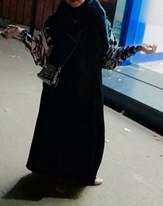 Black &amp; White Sleeve Abaya