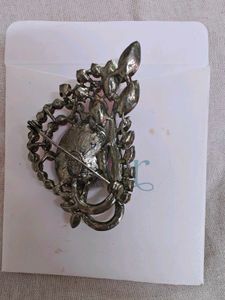 Stunning Rhinestone Brooch