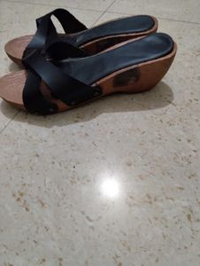Stylish Black Wedge Sandals