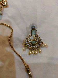 Elegant Emerald &amp; Pearl Necklace Set