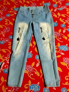 Light Wash Ripped Jeans