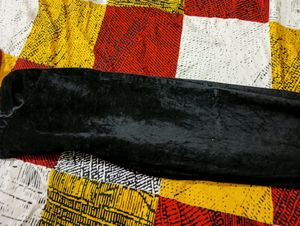 YOU LIKE THIS BLACK VELVET JEANS AND GOOD CONDITION.