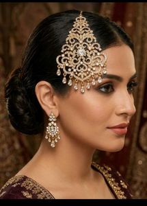Stunning Gold Maang Tikka with Crystals