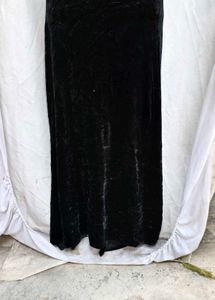 I. Elegant Black Velvet Maxi skirt
