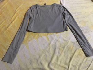 Long Sleeve Cropped Grey Top