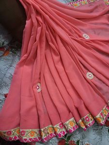 Beautiful Peach Saree with Heavy border nd Buttey❤