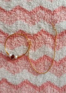 Elegant Gold nose ring with Pearls
