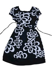 Chic Black &amp; White Floral Print top-dress