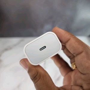 IPHONE CHARGER