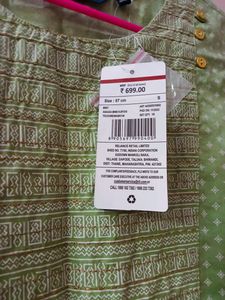 Avasa Green Printed Kurti - Size S