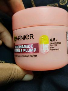 Garnier Niacinamide Fresh &amp; Plump Cream