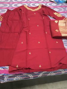 Elegant Maroon kurta set with dupatta