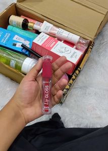 HudaGirl Lip Gloss - Matte Red