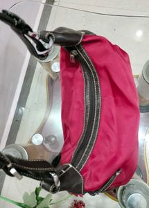 Chic Red &amp; Black Shoulder Bag