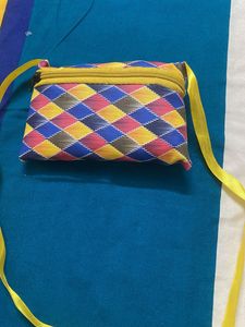 Vibrant Diamond Pattern Zipper Pouch