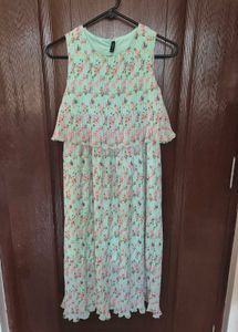 Chic Floral Pleated Mini Dress