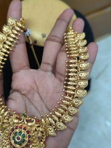 Stunning Gold Necklace Set