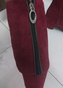 Chic Red Suede Ankle Boots