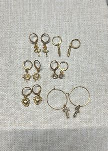 Unused 6 Pairs Of New Earings