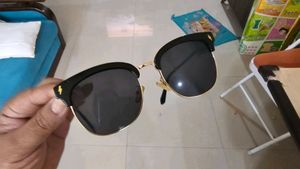 Stylish Black &amp; Gold Sunglasses