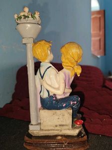 Couple Showpiece Figurine