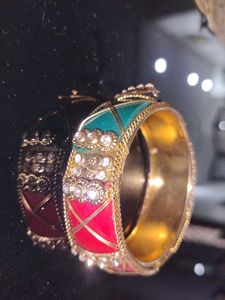 Stunning Enamel and Crystal 1 peice Bangle
