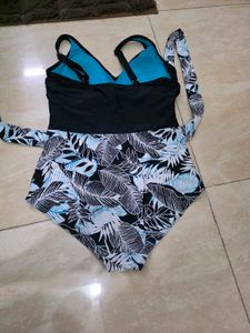 Stylish Tropical Print One-Piece Swimsuit