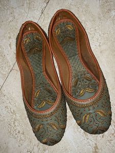 Embroidered Ethnic Flats