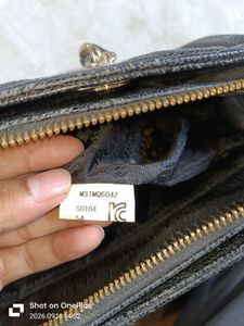 AUTHENTIC METROCITY BAG Chic Black Quilted Handbag
