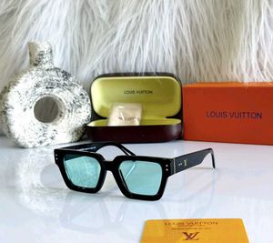 Louis Vuitton Square Glasses