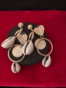 Dressberry Shell Drop Earrings