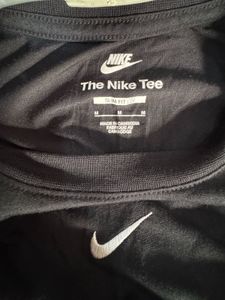 Nike Tee Black Slim Fit